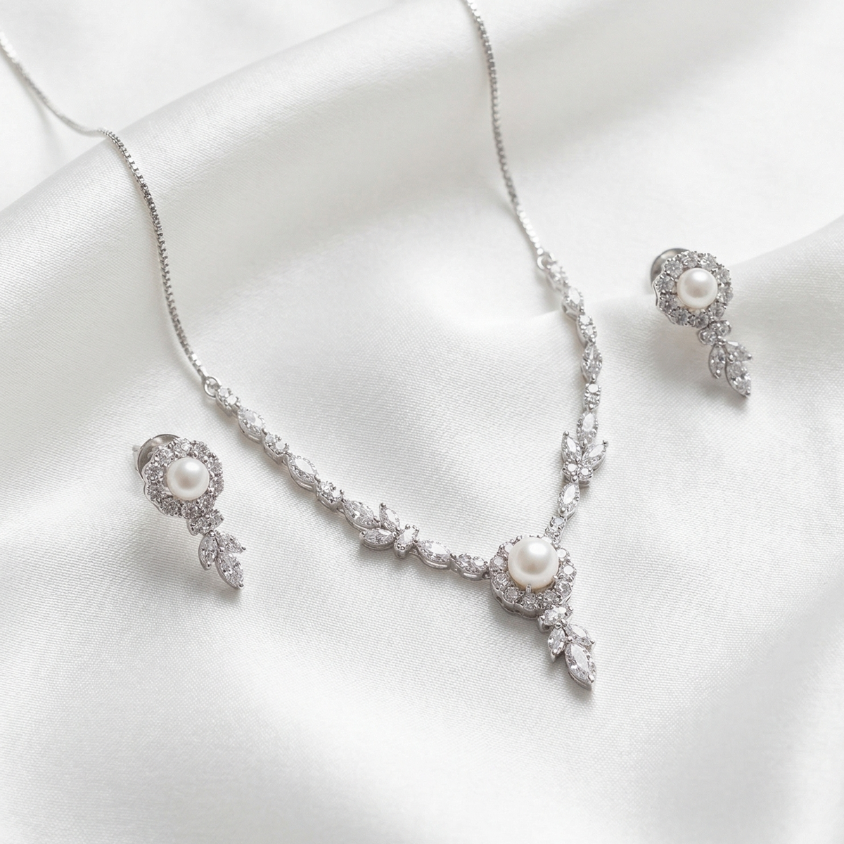 Aura Pearl Set
