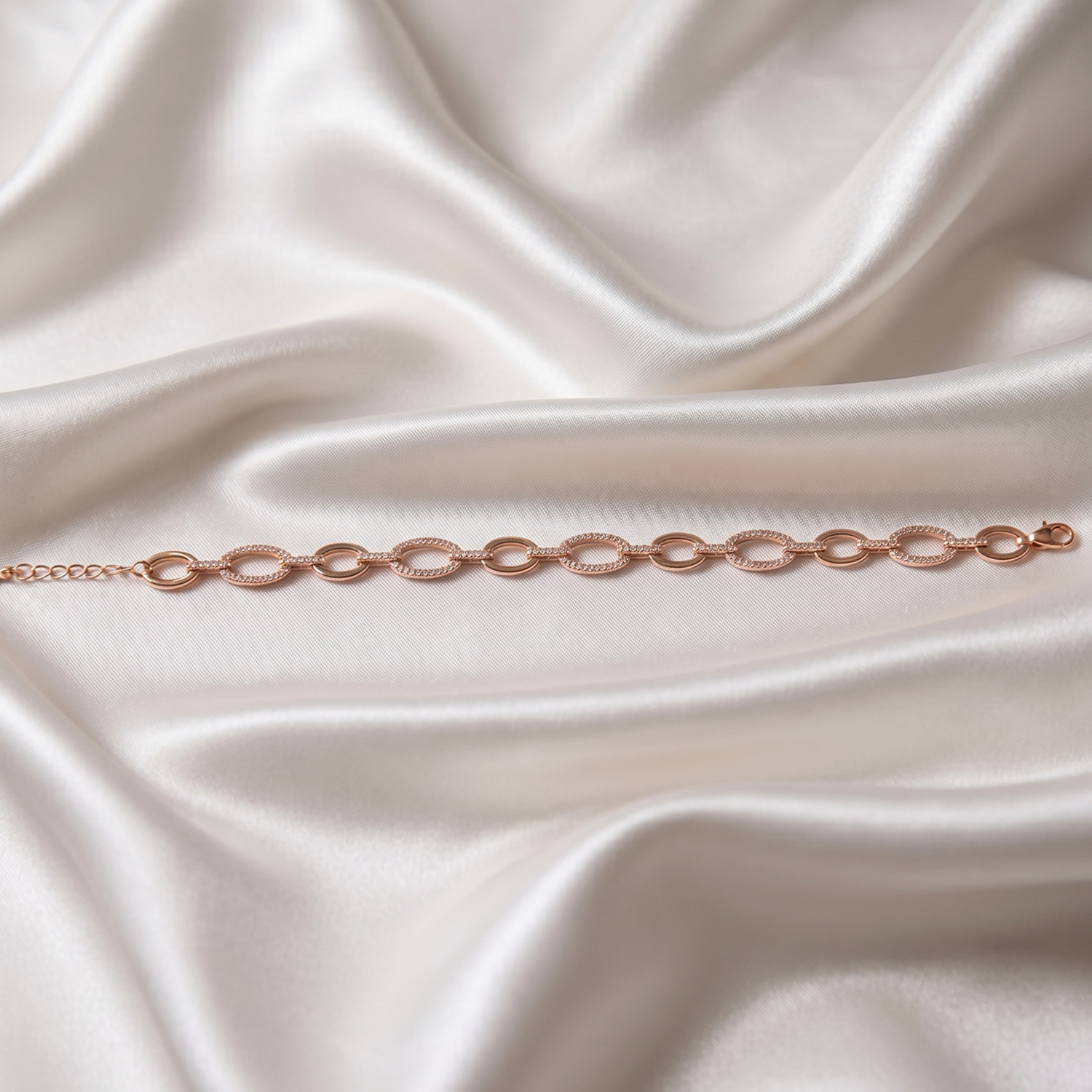 blueberry_pink_oval_bracelet_white