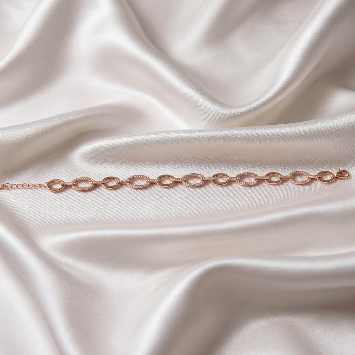 blueberry_pink_oval_bracelet_white
