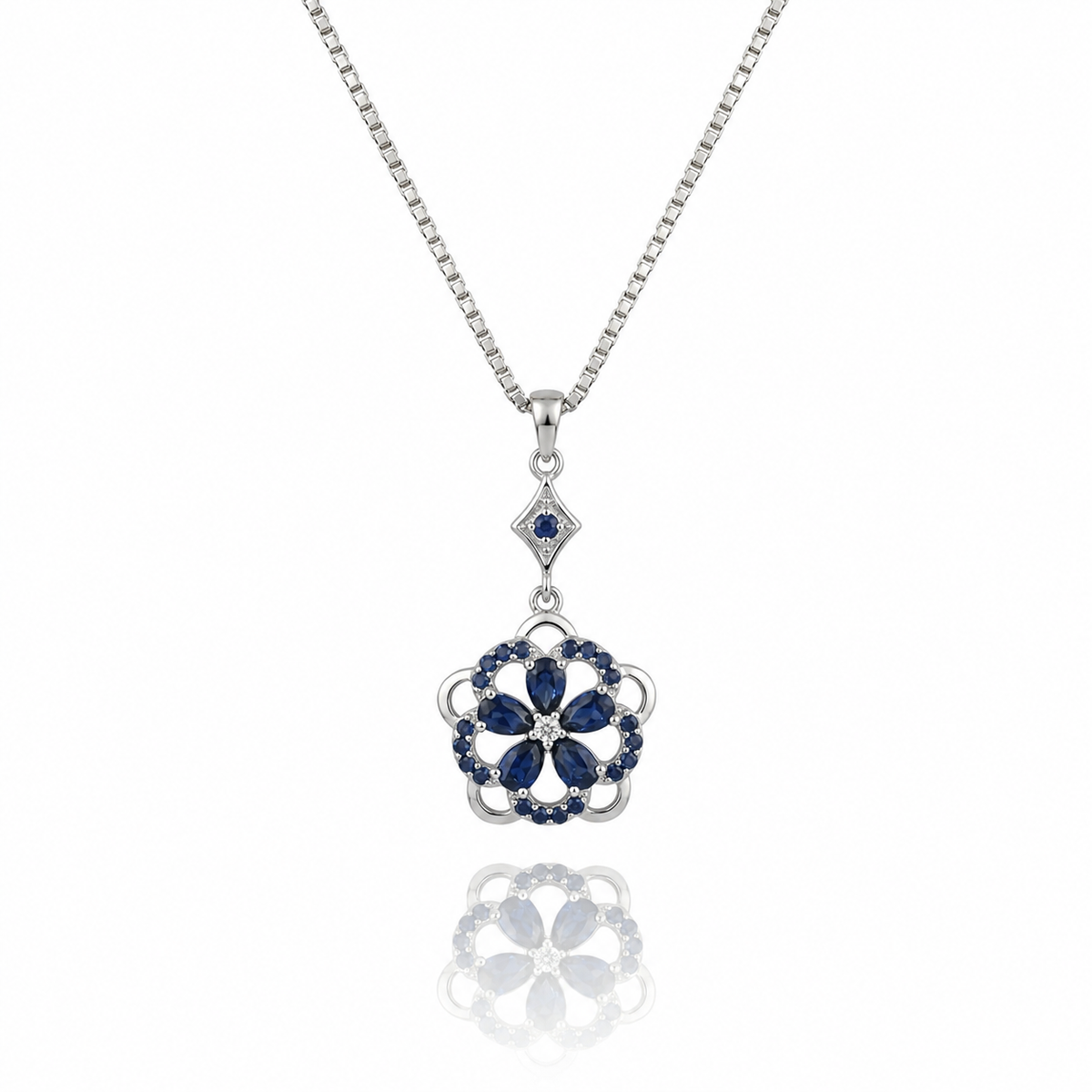 blueberry_queens_petal_chain_white