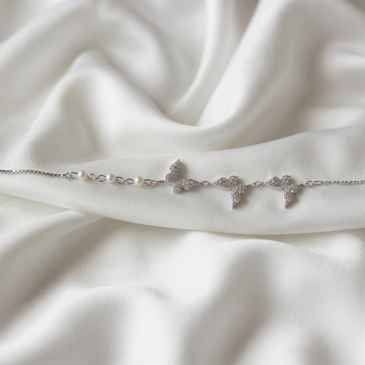 blueberry 3 butterfly bracelet white